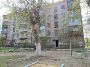 ул. Бабушкина,30а в Нижние Серги - nizhnie-sergi.yutvil.ru - фото 1